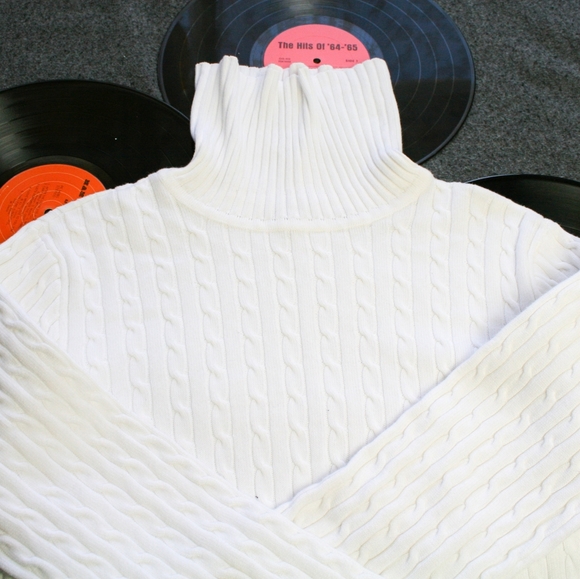 🐢 white turtle neck - Picture 2 of 4